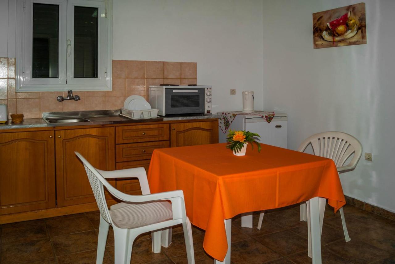 Stavros Apartments Kontokali Next To Gouvia Marina Екстериор снимка
